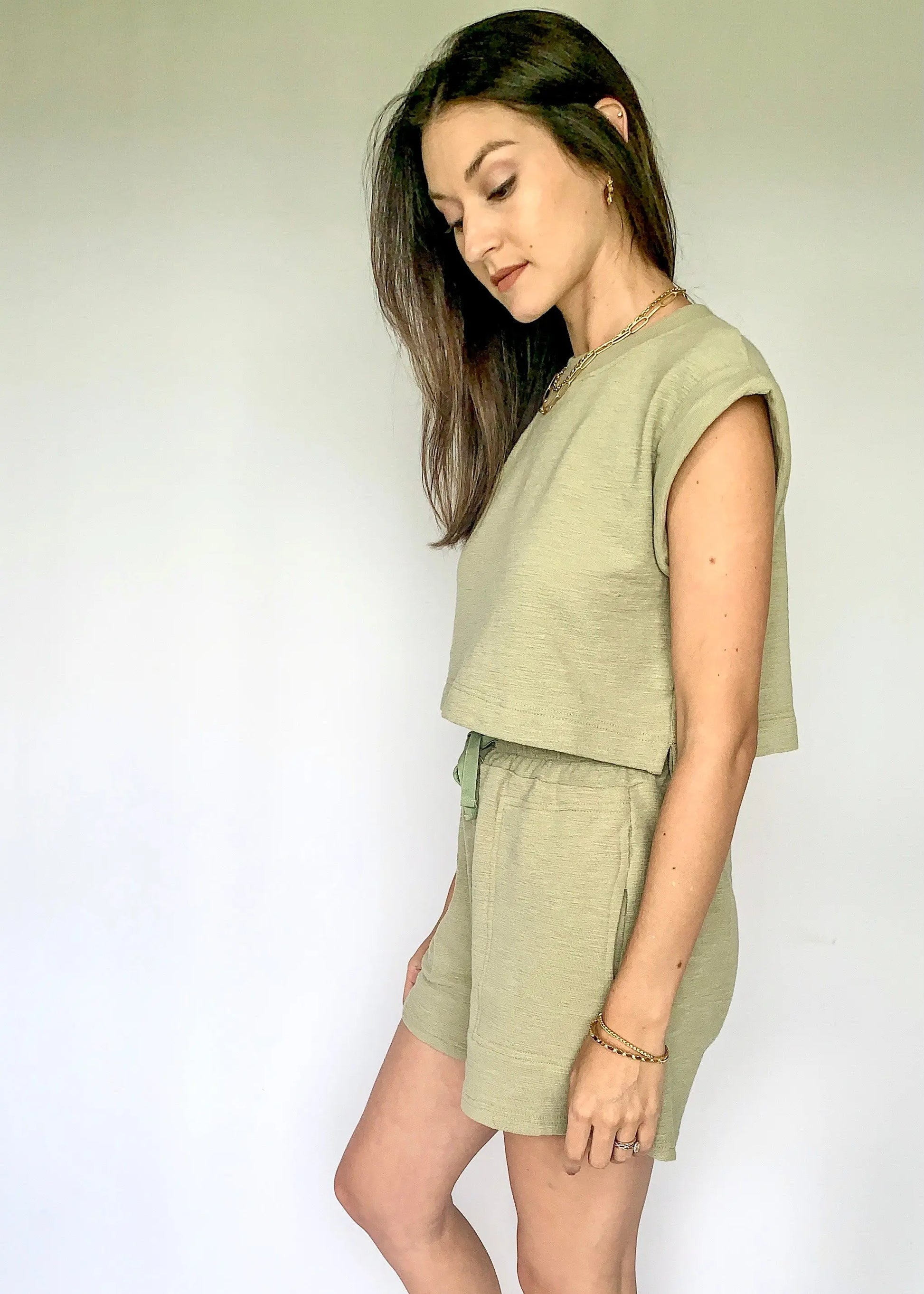 The Tiny Details Olive Solid Textured Crop Top