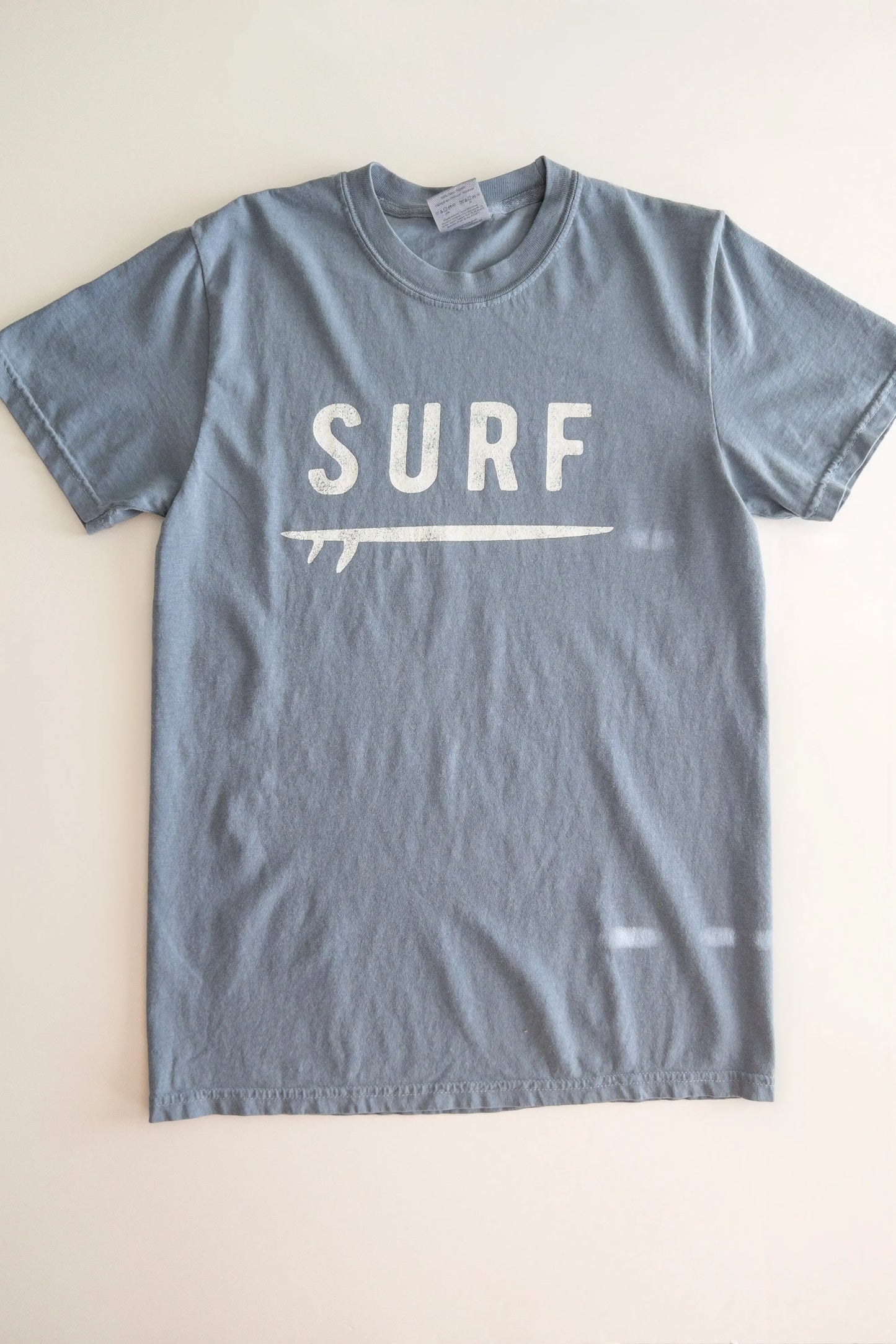 The Tiny Details SURF Vintage Graphic T-Shirt